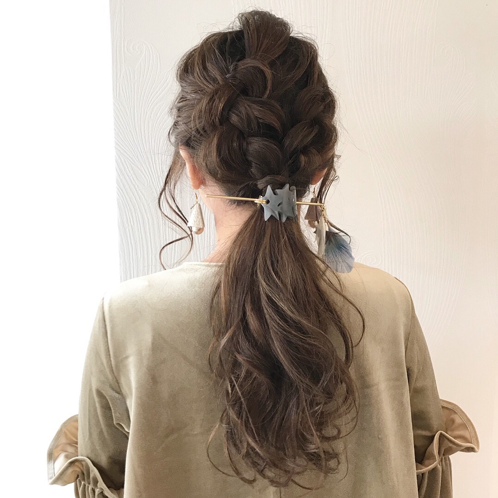 簡単 おしゃれ 編み込み ポニーテールのヘアアレンジ 美容室safari